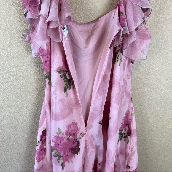 ASOS Design Curve ruffle maxi dress with flutter sleeves in pink floral print - Picture 6 of 12